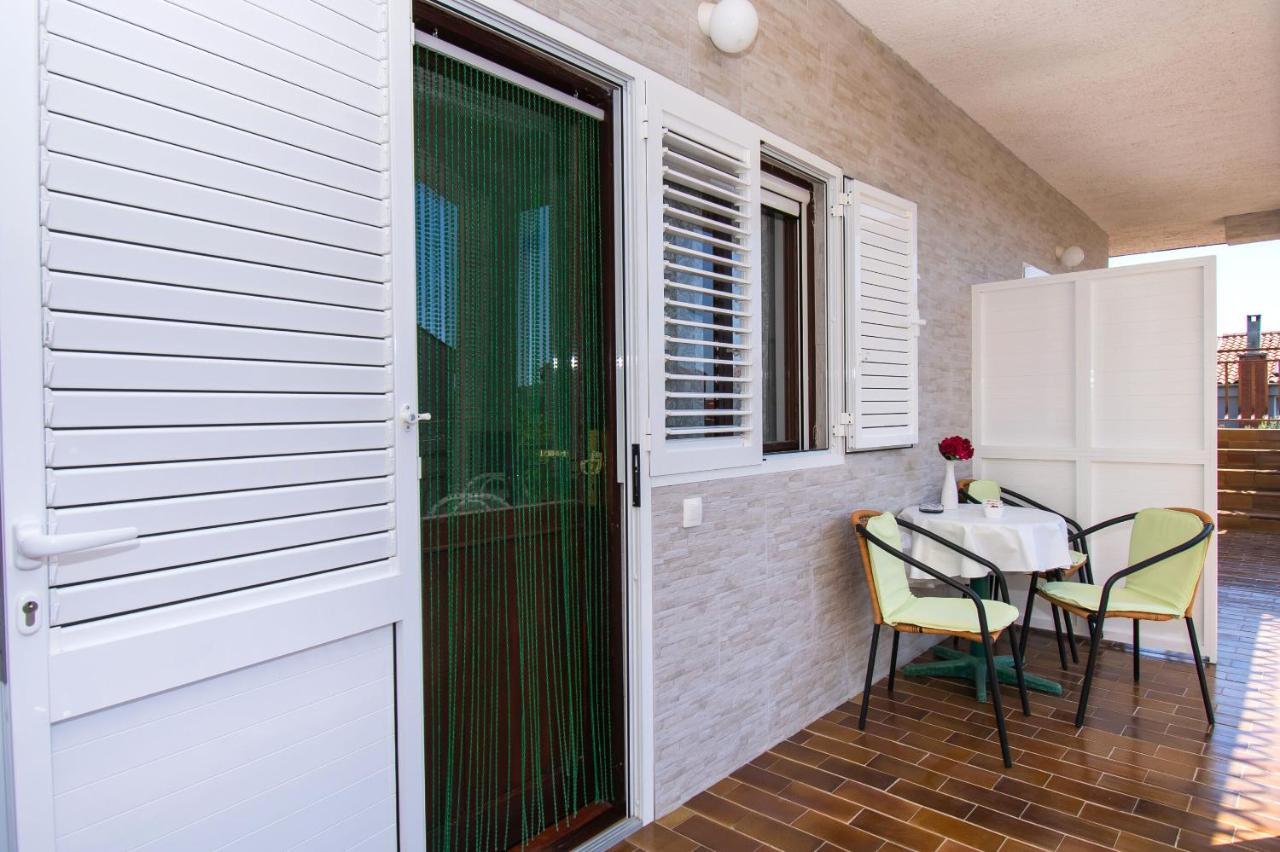 Apartments Dijana Pakoštane Extérieur photo