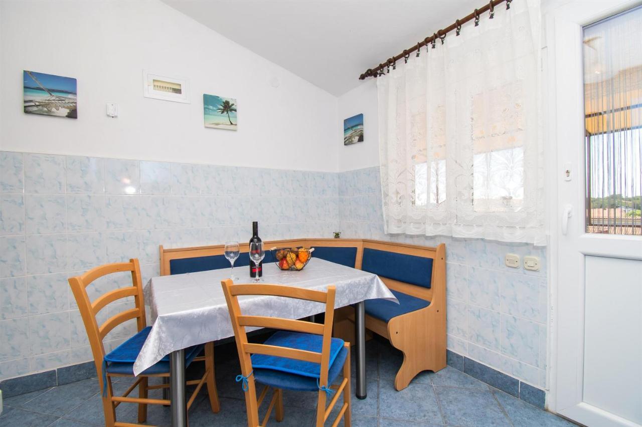 Apartments Dijana Pakoštane Extérieur photo