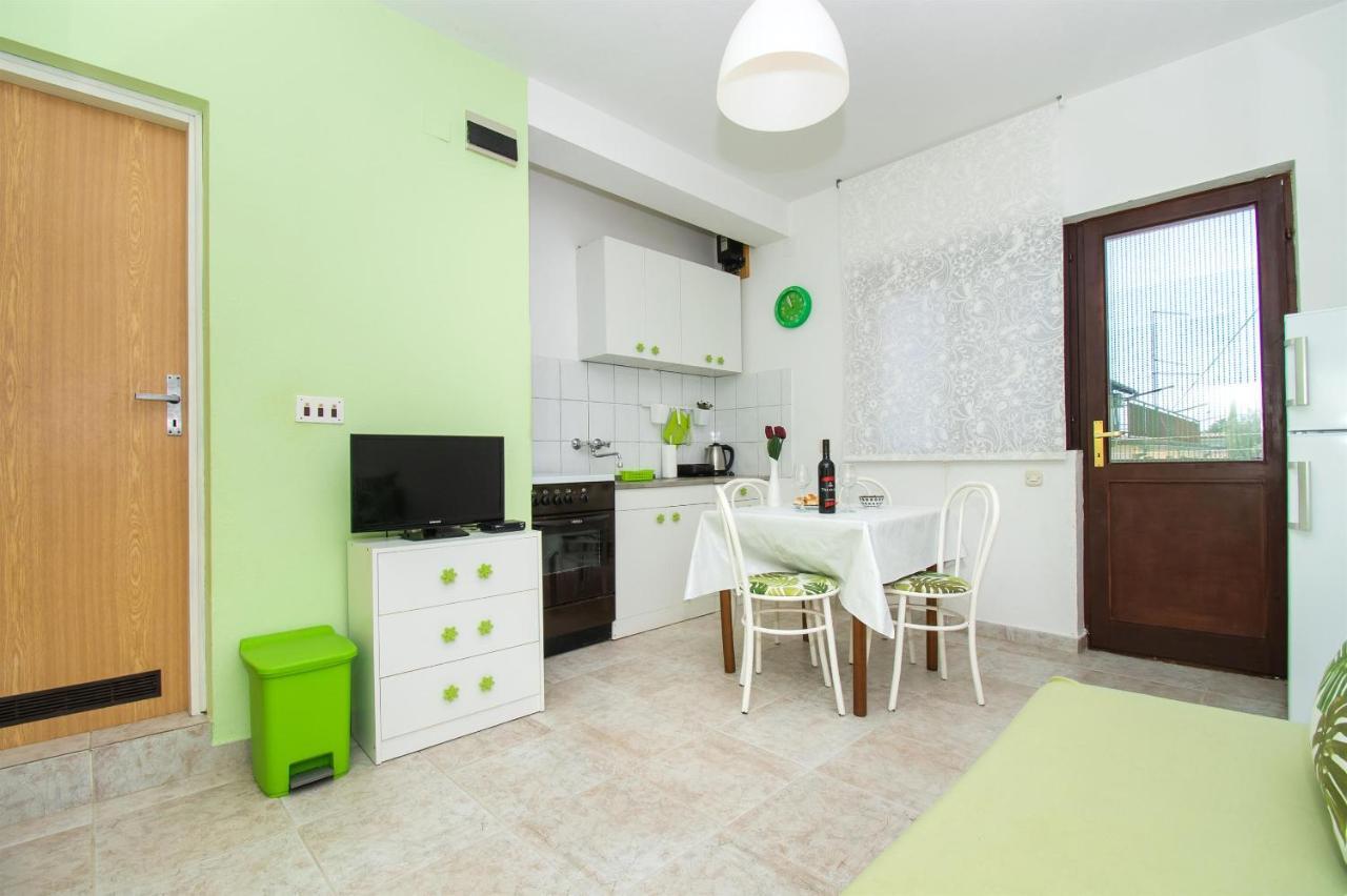 Apartments Dijana Pakoštane Extérieur photo