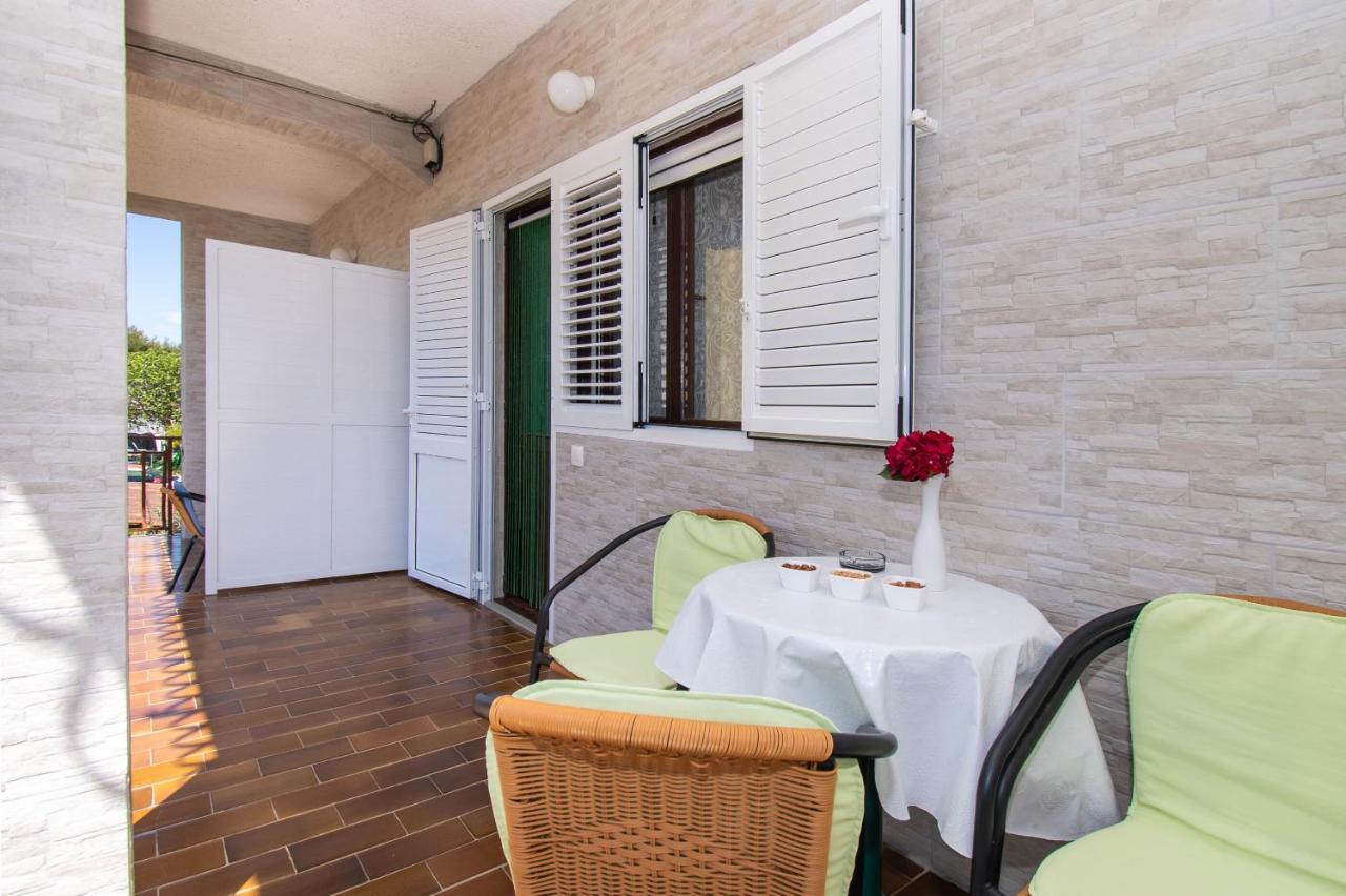 Apartments Dijana Pakoštane Extérieur photo